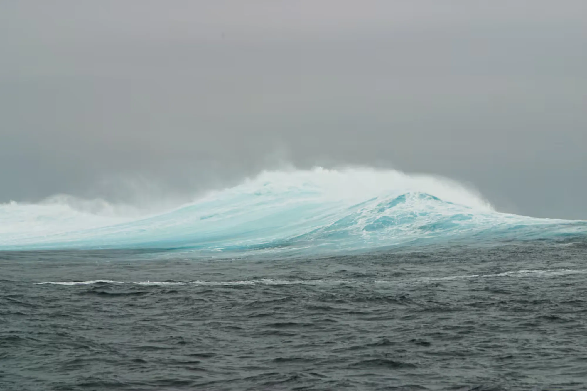 Wave Breaking off the stern